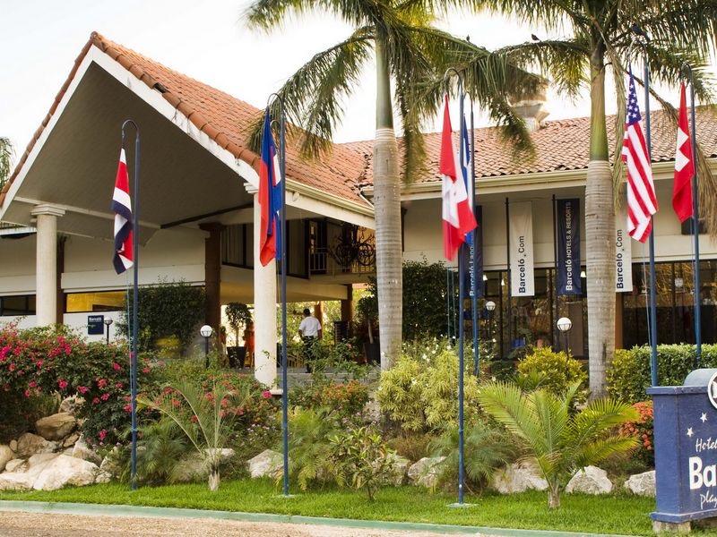 Barcelo Langosta Beach Resort – Feel the Oceanic Thrills at the world’s finest Scuba Diving Site!