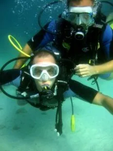 Scuba diving in Costa Rica - PADI Certification, dive shops, and dive companies